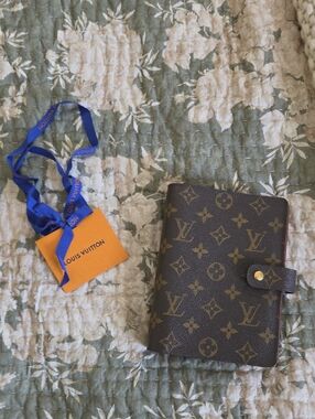 Louis Vuitton Monogram Canvas Medium Agenda